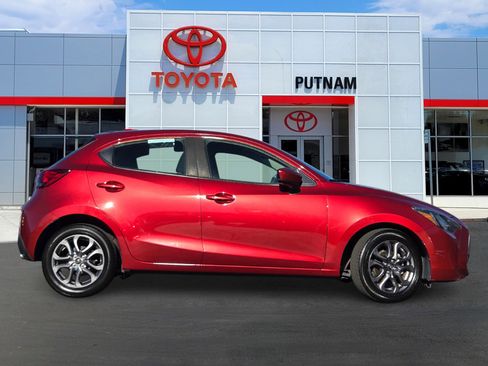 Used 2020 Toyota Yaris LE image 3