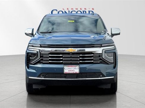 Used 2025 Chevrolet Suburban Premier image 9