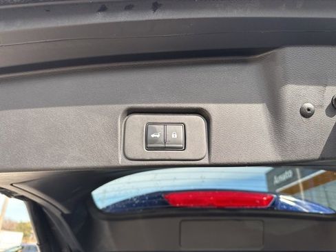 Used 2025 Nissan Rogue SV image 11