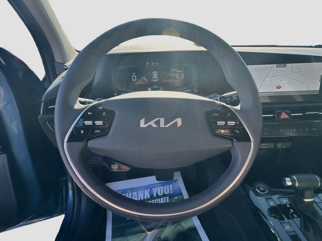 Certified 2025 Kia Niro EX FWD image 14