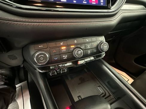 Used 2022 Dodge Durango R/T w/ Blacktop Package AWD/4WD image 17