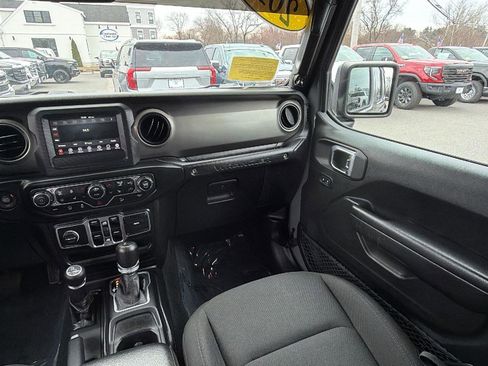 Used 2018 Jeep Wrangler Unlimited Sport S image 35