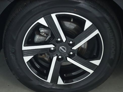 Used 2024 Nissan Sentra SV FWD image 37