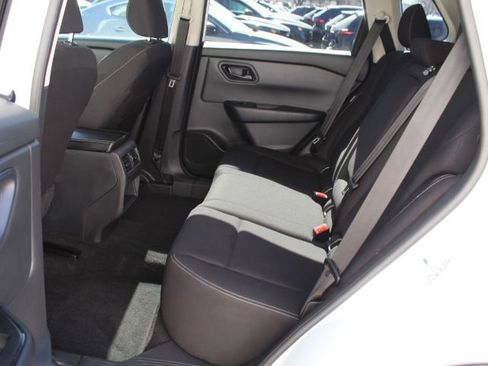 Used 2024 Nissan Rogue S image 28