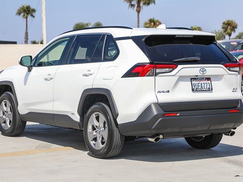 Used 2025 Toyota RAV4 XLE AWD/4WD image 5