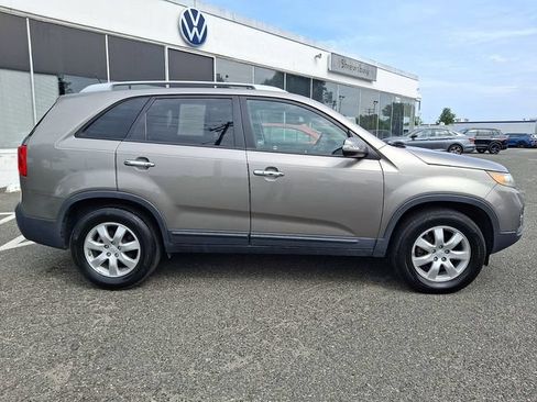 Used 2011 Kia Sorento 2WD w/ Convenience Pkg image 7