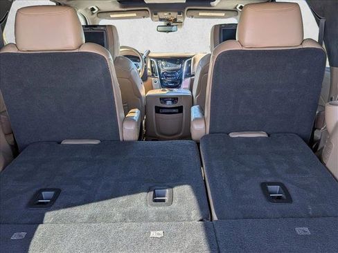 Used 2018 Cadillac Escalade Platinum image 6