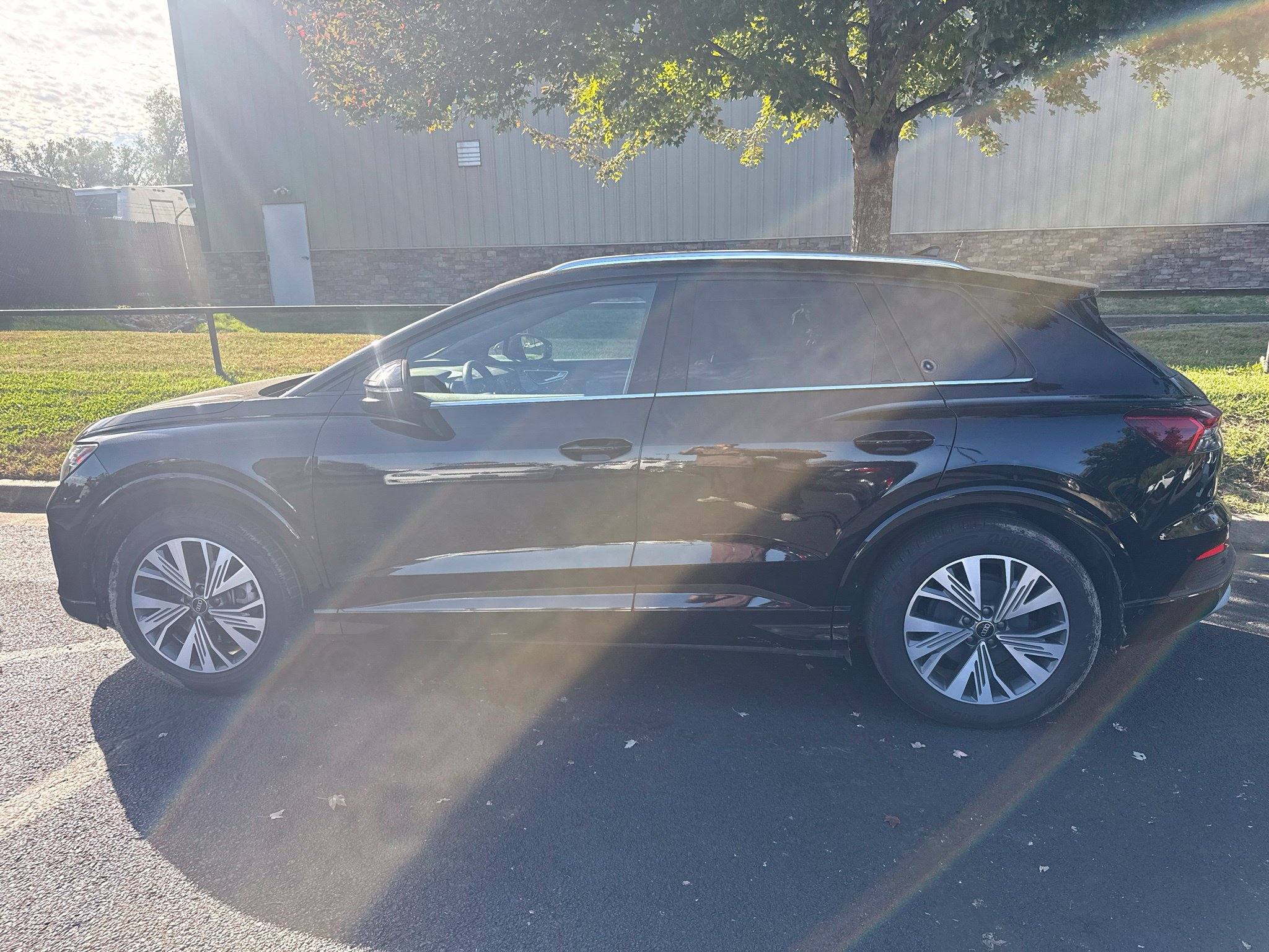 Used 2023 Audi Q4 e-tron Premium Plus w/ Premium Plus RWD image 8