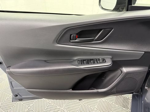 Used 2023 Toyota Prius LE FWD image 10