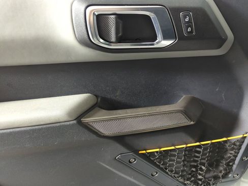 Used 2021 Ford Bronco Badlands image 9