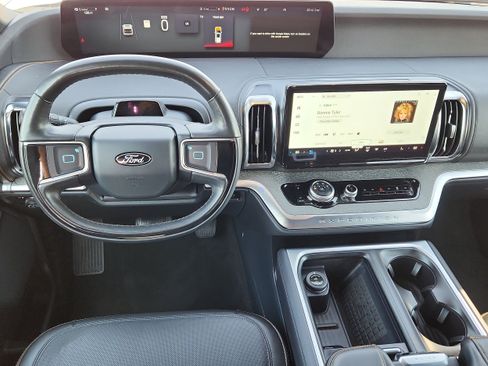 Used 2025 Ford Expedition Tremor AWD/4WD image 13