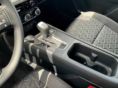 New 2025 Nissan Kicks SV image 11