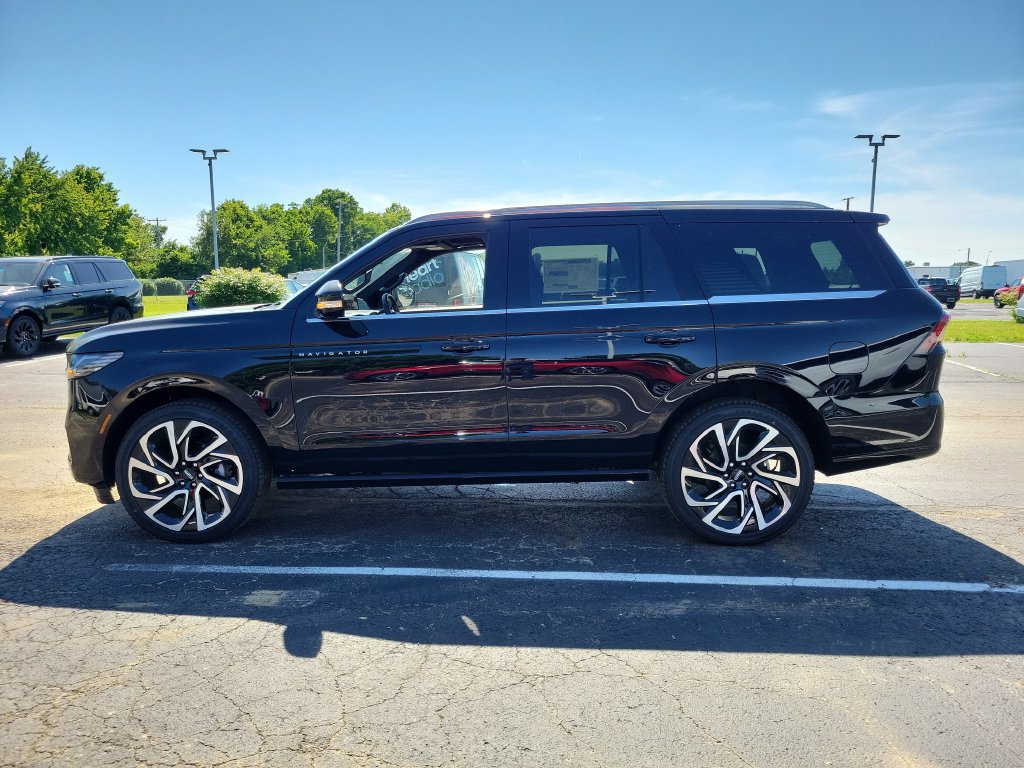 New 2026 Lincoln Navigator Black Label AWD/4WD image 7