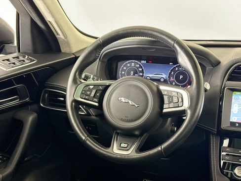 Used 2019 Jaguar F-PACE R-Sport image 21