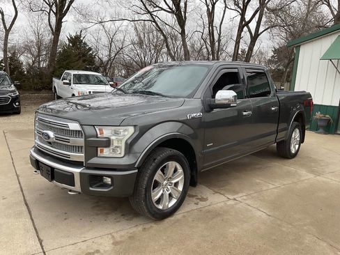 Used 2015 Ford F150 Platinum w/ Equipment Group 701A Luxury image 4