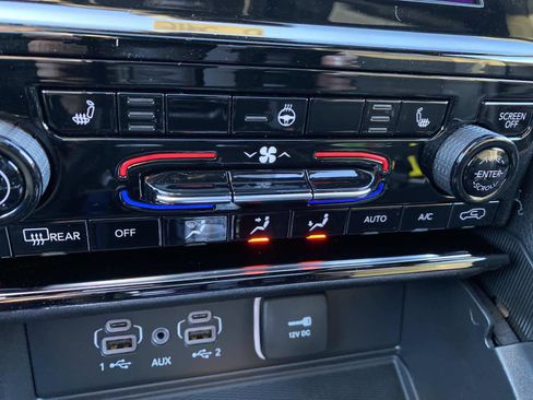 New 2025 Jeep Grand Cherokee Laredo image 13