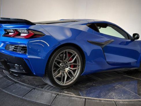 Used 2024 Chevrolet Corvette Z06 w/ Stealth Interior Trim Package image 28