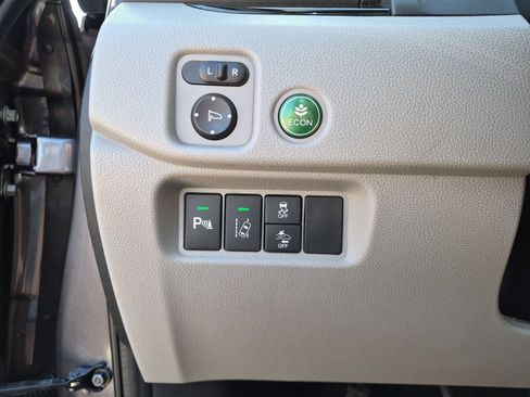 Used 2017 Honda Pilot Elite image 18