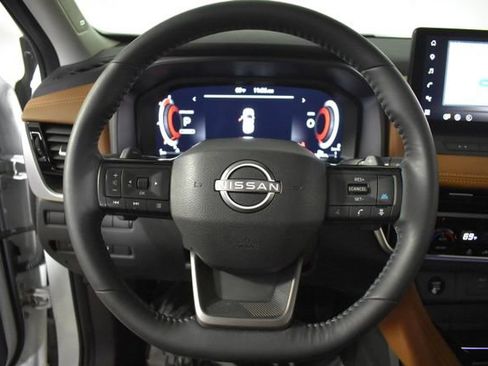 Certified 2025 Nissan Rogue Platinum AWD/4WD image 15