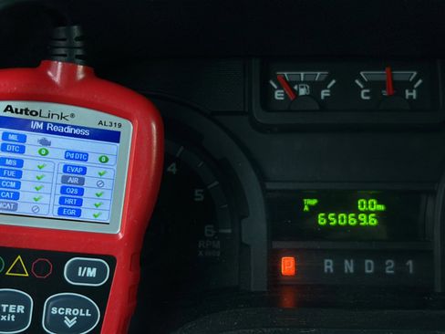 Used 2014 Ford E-250 and Econoline 250 Van 3D w/ Power Group image 14