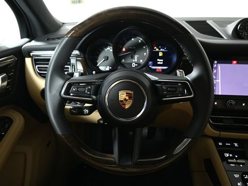 Used 2026 Porsche Macan AWD/4WD image 18