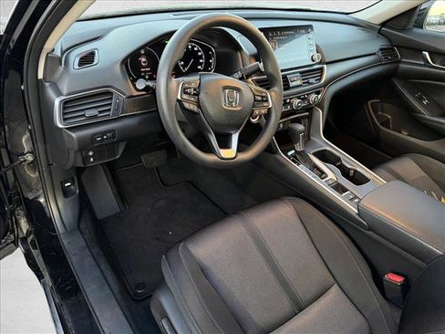 Used 2018 Honda Accord EX image 10