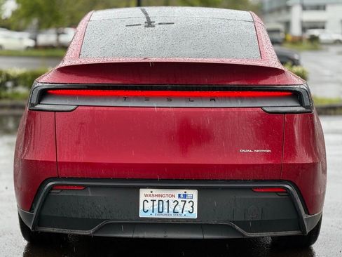 Used 2026 Tesla Model Y Long Range image 4