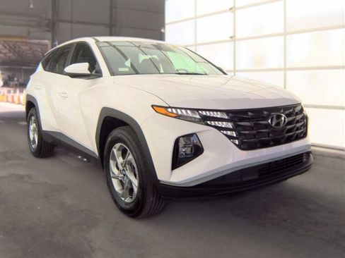 Used 2024 Hyundai Tucson SE AWD/4WD image 2