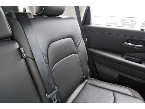 Used 2025 Nissan Pathfinder SL AWD/4WD image 12