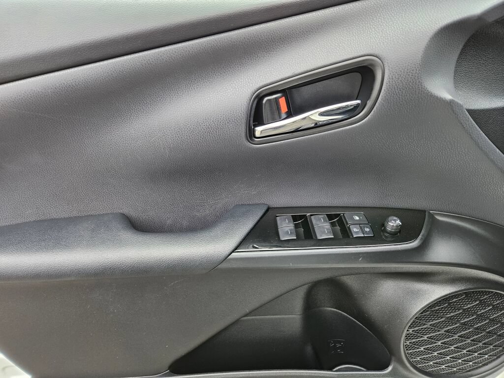 Used 2020 Toyota Prius Prime XLE FWD image 18