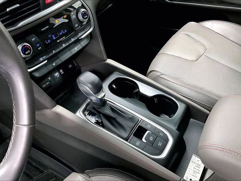 Used 2020 Hyundai Santa Fe SEL w/ Convenience + Premium Package FWD image 17