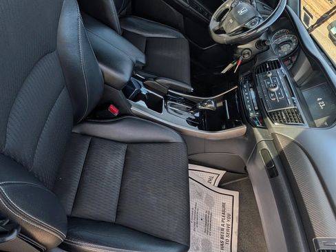 Used 2017 Honda Accord Sport image 10