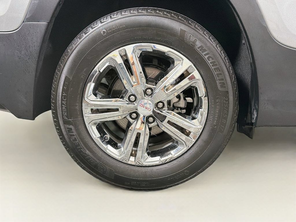 Used 2023 GMC Terrain SLE w/ Driver Convenience Package FWD image 33