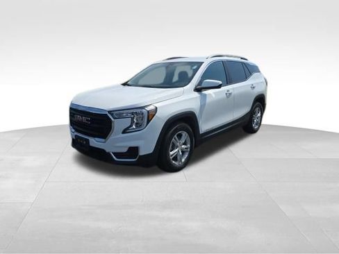 Used 2024 GMC Terrain SLE w/ Driver Convenience Package FWD image 3