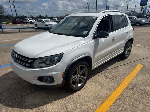 Used 2017 Volkswagen Tiguan Sport image 1