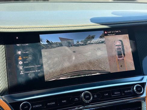 Used 2024 Bentley Flying Spur W12 image 36