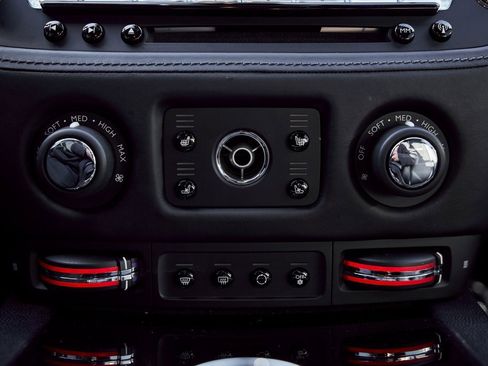 Used 2015 Rolls-Royce Wraith image 61