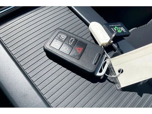 Used 2016 Volvo V60 T5 Cross Country w/ Convenience Package image 14