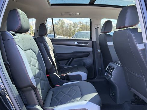 New 2026 Volkswagen Atlas Peak Edition AWD/4WD image 18