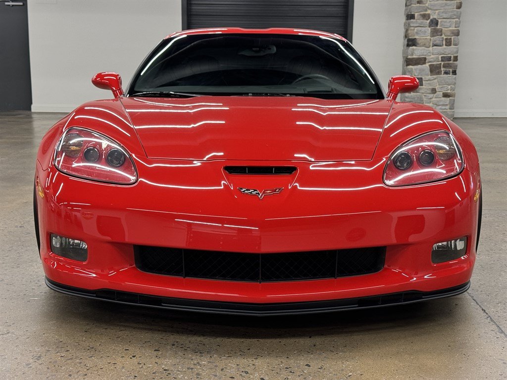 Used 2010 Chevrolet Corvette Grand Sport w/ Preferred Equipment Group RWD image 2