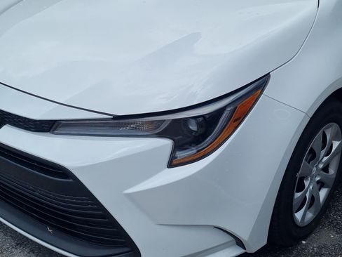 Used 2025 Toyota Corolla LE FWD image 4