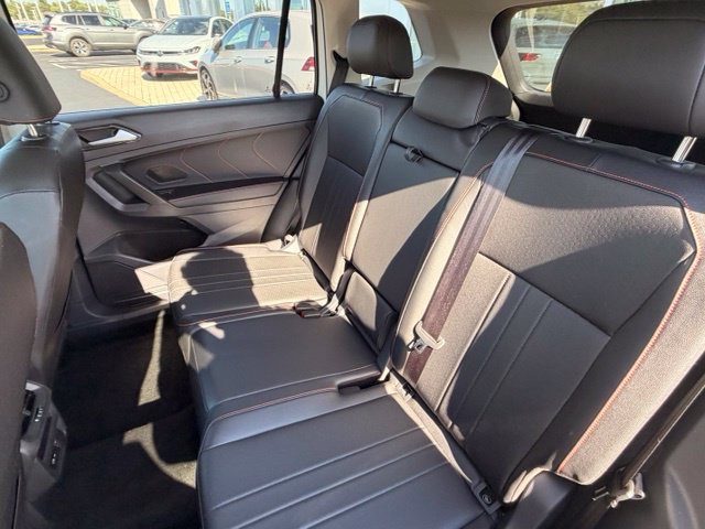 Certified 2024 Volkswagen Tiguan Wolfsburg Edition AWD/4WD image 18