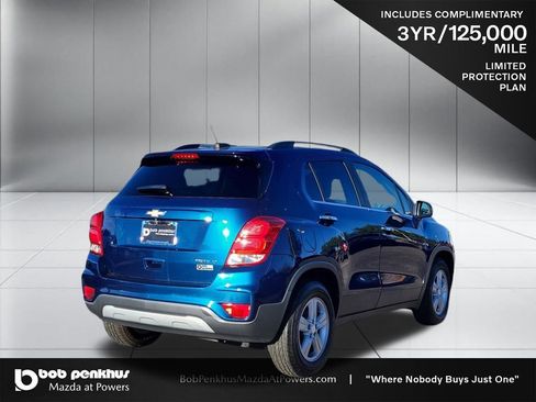 Used 2020 Chevrolet Trax LT w/ LT Convenience Package image 24