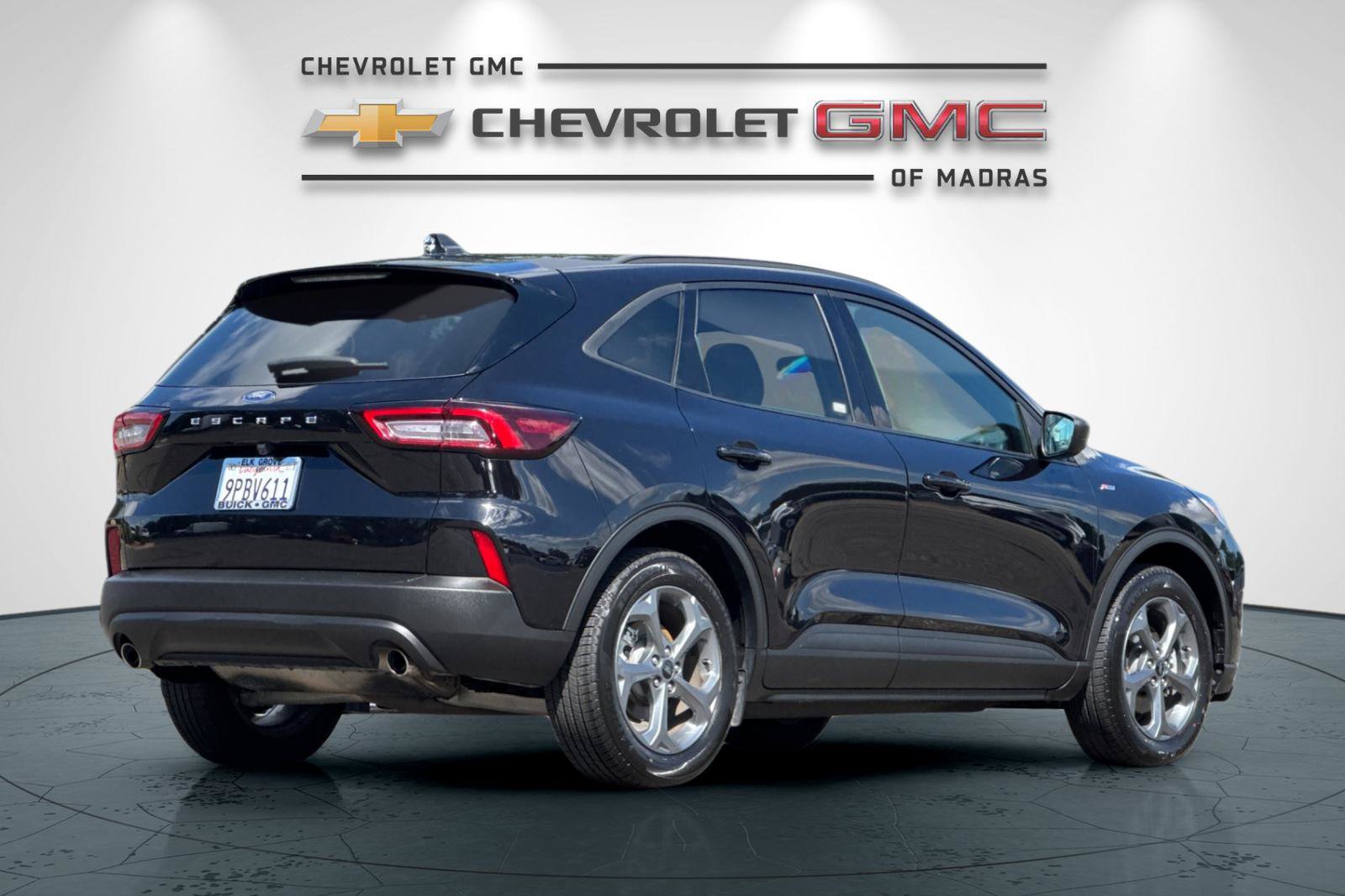 Used 2025 Ford Escape ST-Line FWD image 3