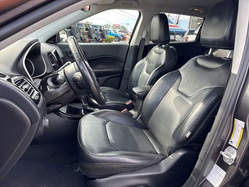 Used 2019 Jeep Compass Limited image 28