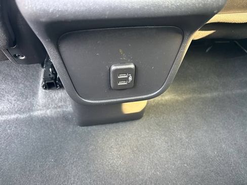 Used 2024 GMC Terrain SLE AWD/4WD image 13