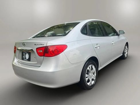 Used 2010 Hyundai Elantra GLS FWD image 6