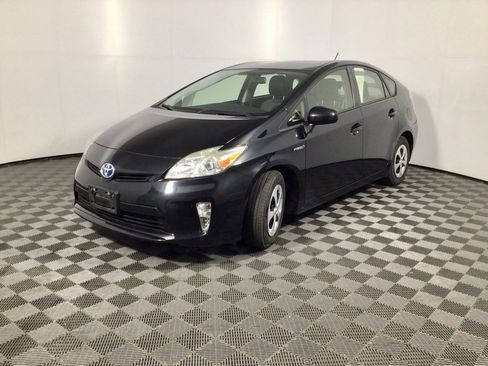 Used 2015 Toyota Prius Four image 5