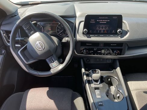 Used 2025 Nissan Rogue SV FWD image 14