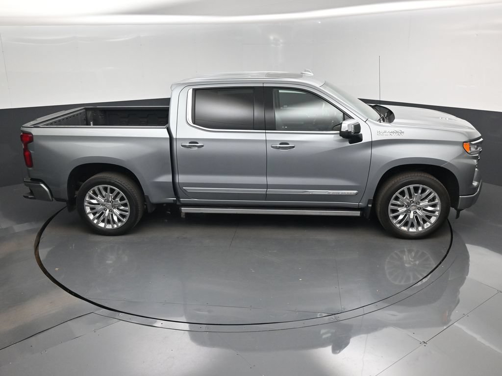 Used 2025 Chevrolet Silverado 1500 High Country w/ Technology Package AWD/4WD image 13